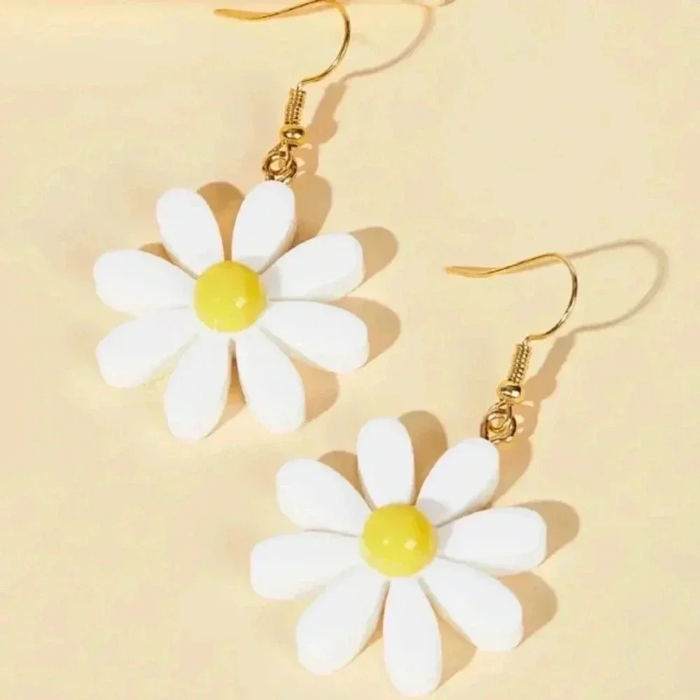 White and yellow daisy flower dangle drop earrings casual floral spring summer